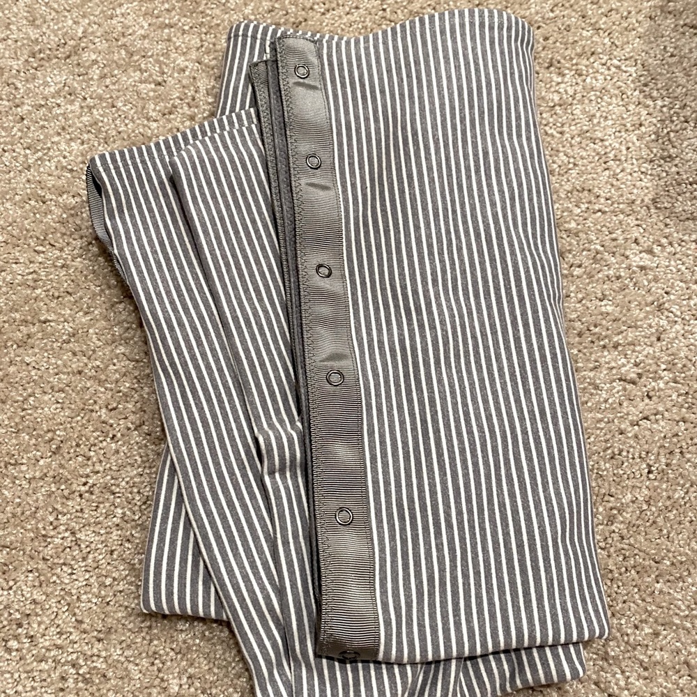 Lululemon Vinyasa Scarf in gray stripe